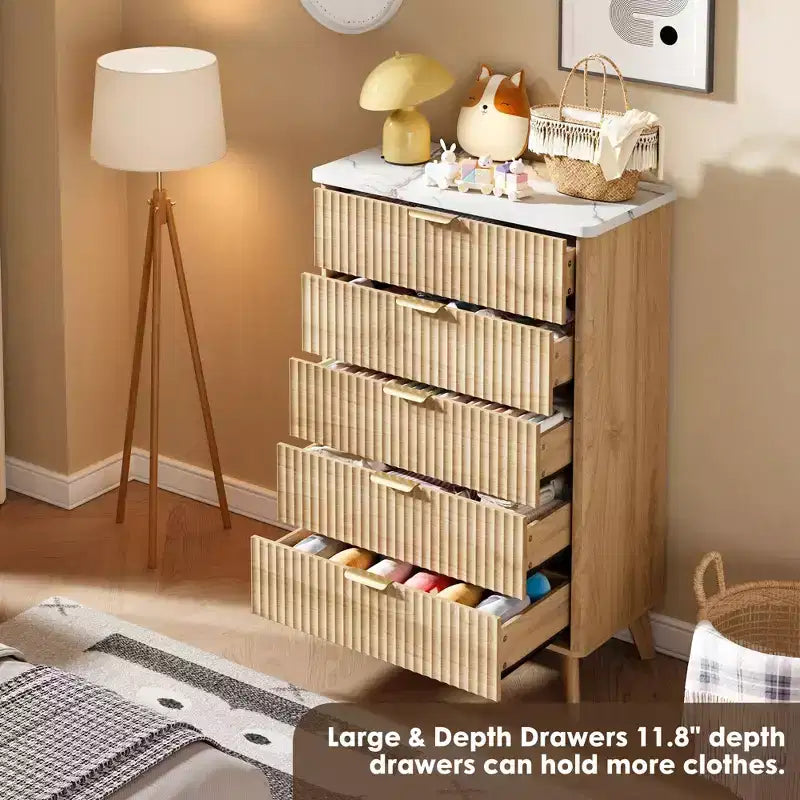 Commode moderne de 120 cm de haut à 5 tiroirs cannelés pour chambre à coucher